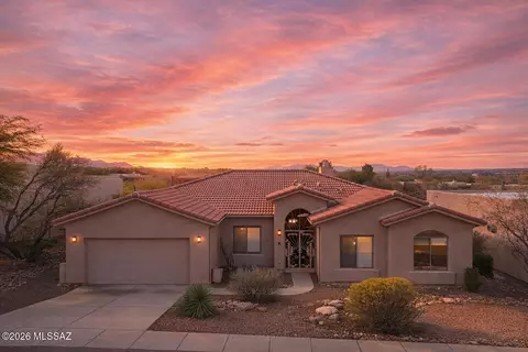 778 E Josephine Canyon Dr, Green Valley, AZ 85614