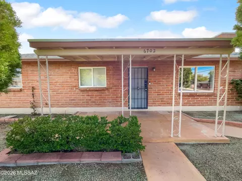 6702 E Scarlett St, Tucson, AZ 85710