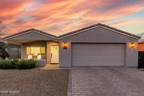 220 S Vozack Ln, Tucson, AZ 85748