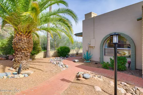 1451 W Calle Amadeo, Green Valley, AZ 85622