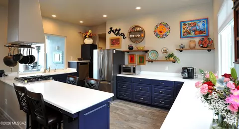 Kitchen - 10560 E Pinal Vis, Tucson, AZ 85730 photo 3 of 9