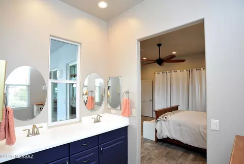 Bath - 10560 E Pinal Vis, Tucson, AZ 85730 photo 4 of 9