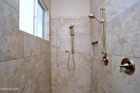 Bath - 10560 E Pinal Vis, Tucson, AZ 85730 photo 2 of 9