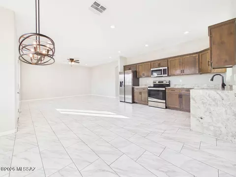 Kitchen - 31 Elm St, Tucson, AZ 85705 photo 1 of 4