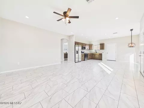 Living - 31 Elm St, Tucson, AZ 85705 photo 2 of 2