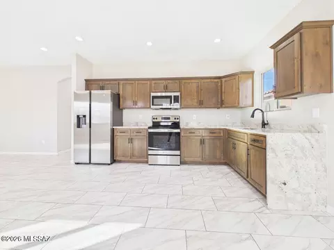 Kitchen - 31 Elm St, Tucson, AZ 85705 photo 3 of 4