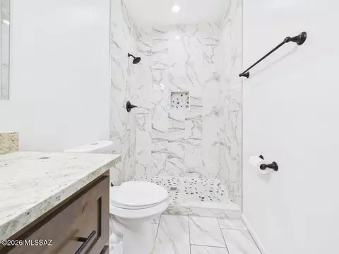 Bath - 31 Elm St, Tucson, AZ 85705 photo 2 of 2