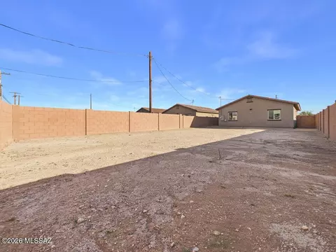 Exterior - 31 Elm St, Tucson, AZ 85705 photo 5 of 5
