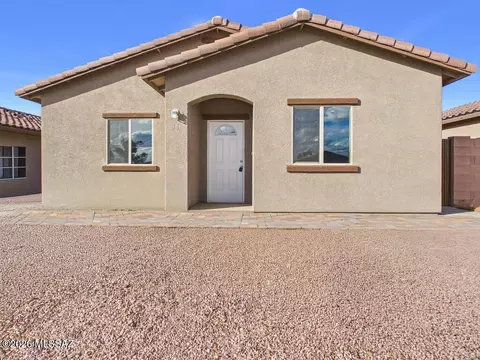 Exterior - 31 Elm St, Tucson, AZ 85705 photo 2 of 5