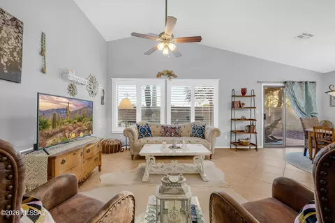 Living - 9908 E Shadow Glen Ct, Tucson, AZ 85748 photo 1 of 3