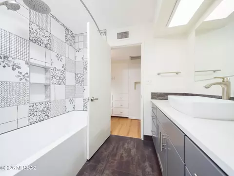 Bath - 4033 E 3rd St, Tucson, AZ 85711 photo 2 of 4