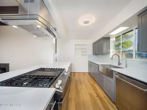 Kitchen - 4033 E 3rd St, Tucson, AZ 85711 photo 2 of 4