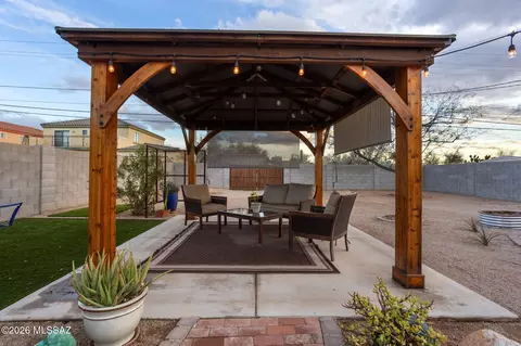 Exterior - 316 E Lester St, Tucson, AZ 85705 photo 4 of 5