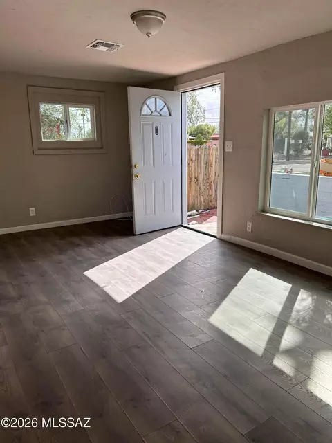 210212 W Blacklidge Dr, Tucson, AZ 85705