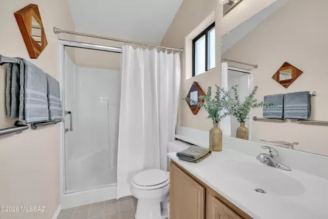 Bath - 7259 E Maritime Dr, Tucson, AZ 85756 photo 1 of 2