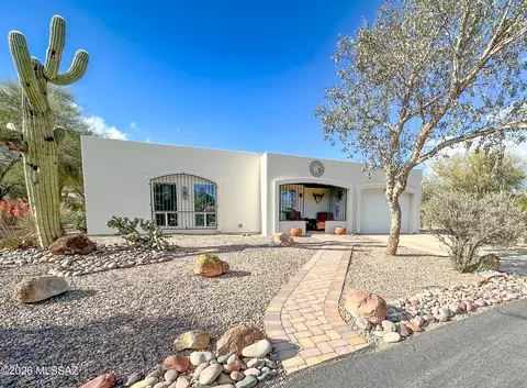 1525 N Paseo Del Cervato, Green Valley, AZ 85614