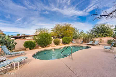 1951 E Greenlee Rd, Tucson, AZ 85719