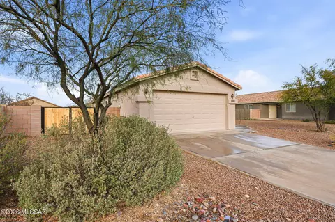 5556 S Desert Redbud Dr, Tucson, AZ 85757