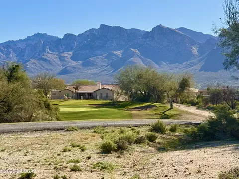 10650 N Sundust Ct, Tucson, AZ 85737