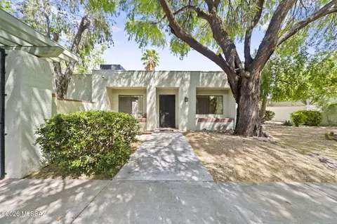 7853 N Calle De La Aldea, Tucson, AZ 85704