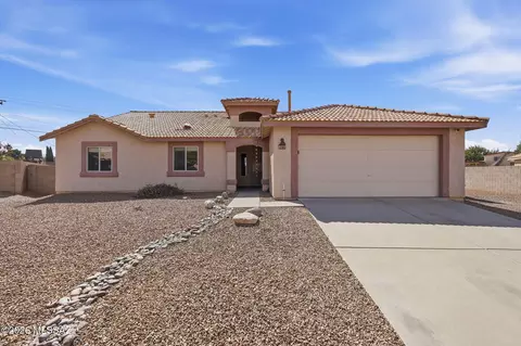 821 N Silverleaf Oak Pl, Tucson, AZ 85710