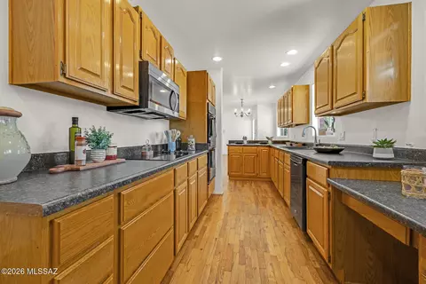 2758 N Warren Ave, Tucson, AZ 85719