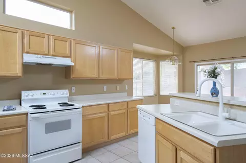9172 N Treasure Mountain Dr, Tucson, AZ 85742