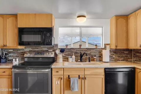 Kitchen - 419 Elgin Rd, Elgin, AZ 85611 photo 4 of 4