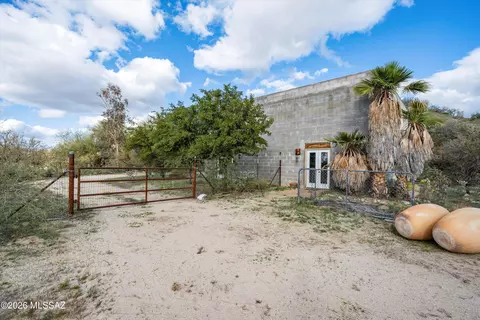 40121 S Santa Fe Trl, Tucson, AZ 85739
