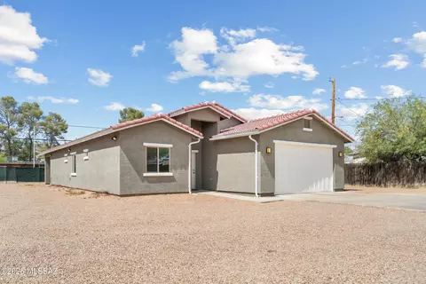 1941 E Greenlee Rd, Tucson, AZ 85719