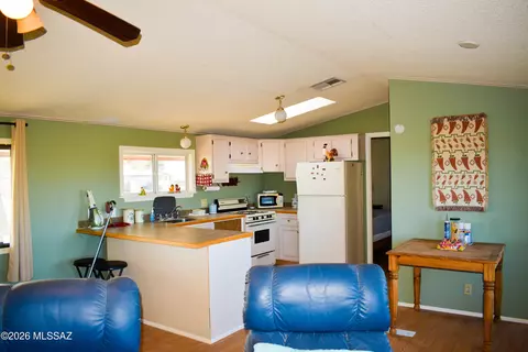 Kitchen - 3760 W Valley View Ln, Willcox, AZ 85643 photo 6 of 6