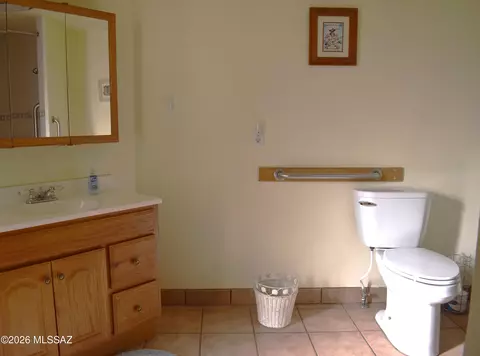 Bath - 3760 W Valley View Ln, Willcox, AZ 85643 photo 3 of 4