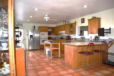 Kitchen - 3760 W Valley View Ln, Willcox, AZ 85643 photo 2 of 6