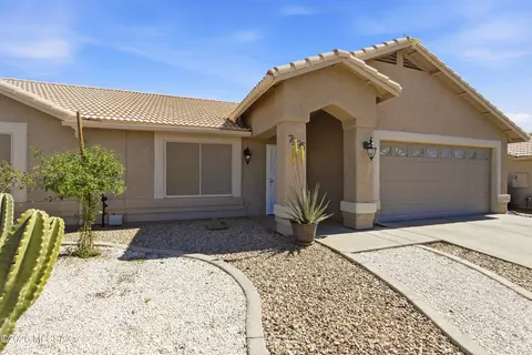 7995 S Muddy Creek Dr, Tucson, AZ 85747