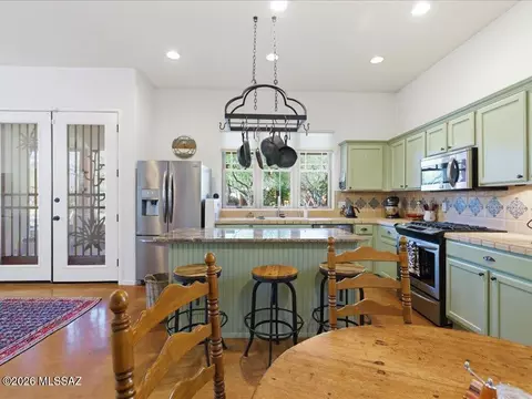 Kitchen - 10394 E Seven Generations Way, Tucson, AZ 85747 photo 4 of 7
