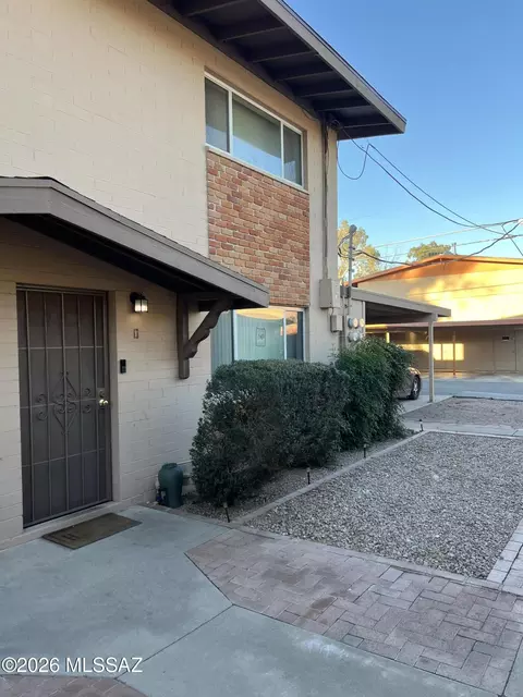 955 N Venice Ave, Tucson, AZ 85711