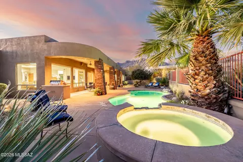 1933 E Quiet Canyon Dr, Tucson, AZ 85718