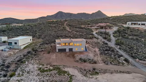 1888 N El Moraga Dr, Tucson, AZ 85745