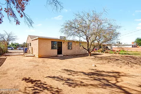 Exterior - 3249 E 25th St, Tucson, AZ 85713 photo 2 of 5