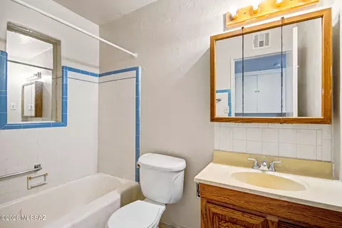 Bath - 3249 E 25th St, Tucson, AZ 85713 photo 2 of 2