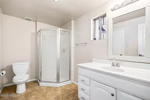 Bath - 3249 E 25th St, Tucson, AZ 85713 photo 1 of 2