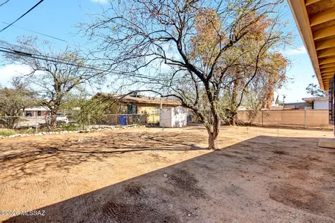 Exterior - 3249 E 25th St, Tucson, AZ 85713 photo 4 of 5
