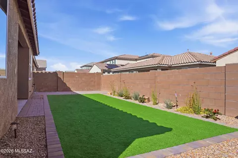 Exterior - 9785 E Copper Glance Trl, Tucson, AZ 85747 photo 5 of 7