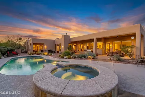 6525 N Longfellow Dr, Tucson, AZ 85718