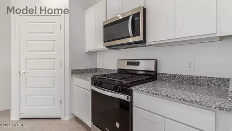 Entry Way - 1084 S Chatfield Ave, Vail, AZ 85641 photo 10 of 27