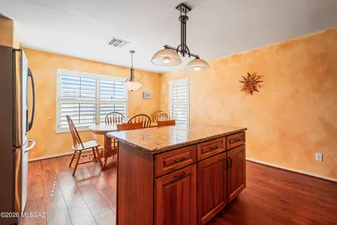 Kitchen - 13655 E Shadow Pines Ln, Vail, AZ 85641 photo 5 of 5