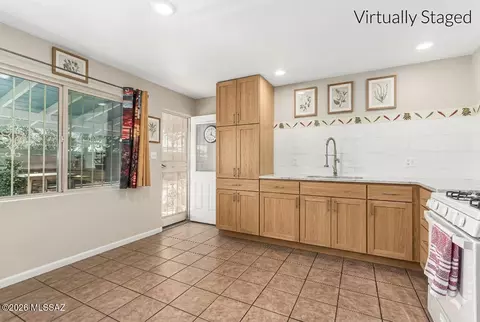 3866 Edison Pl, Tucson, AZ 85716