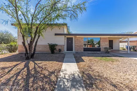 7932 E 2nd St, Tucson, AZ 85710