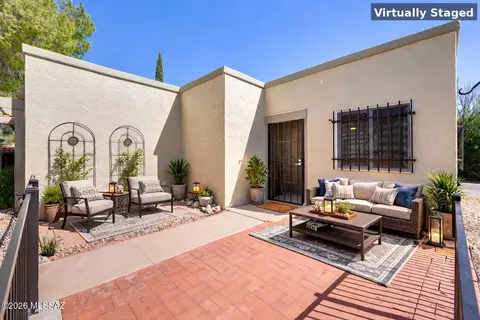 1018 Calle De La Temporada, Green Valley, AZ 85614