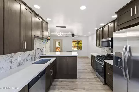 187 S Paseo Tierra #A, Green Valley, AZ 85614